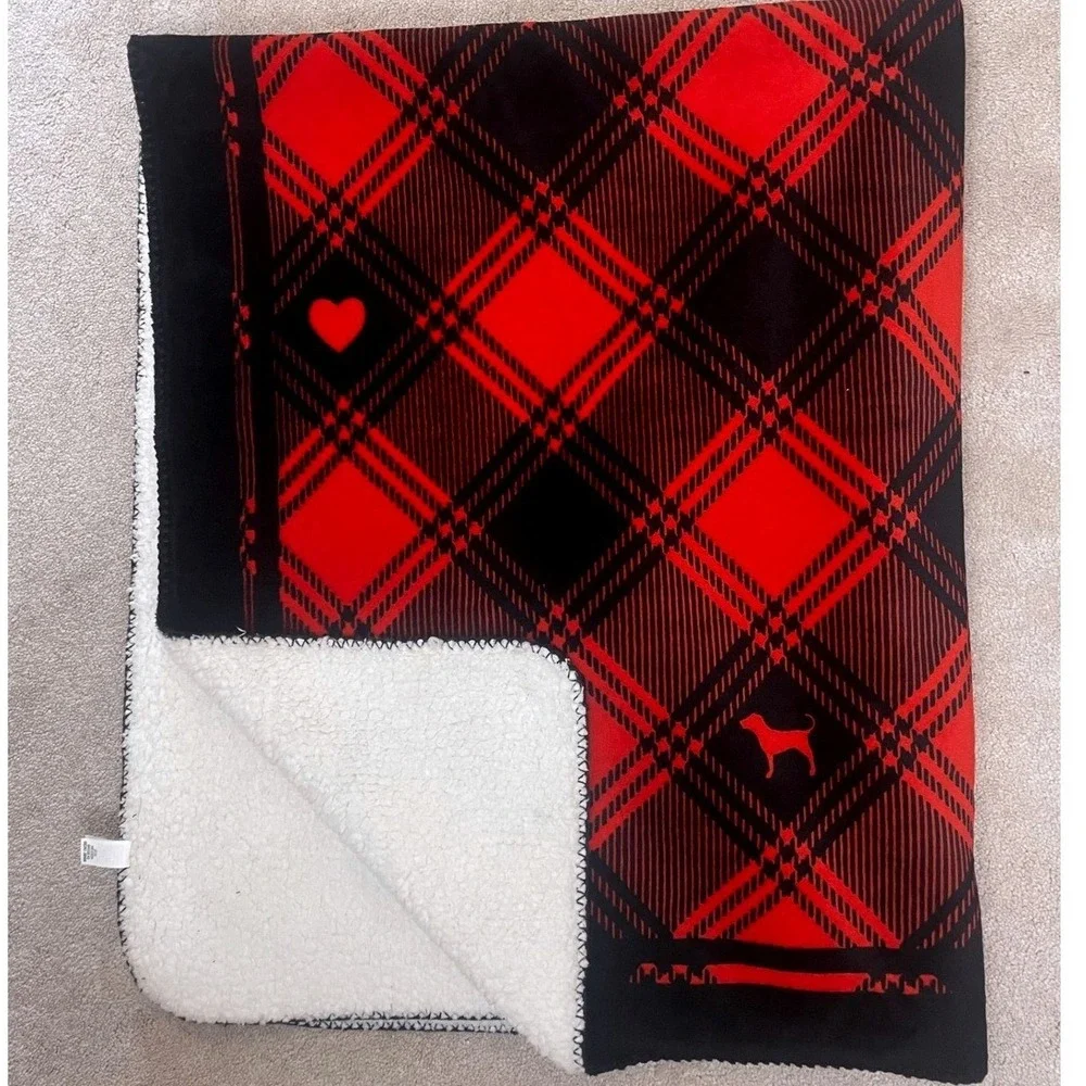 Victorias Secret PINK Sherpa Blanket Red Plaid Heart Dog 50x60 Throw Holiday EUC